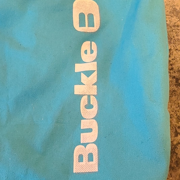 BUCKLE Canvas Shoulder Bag - Picture 2 of 7